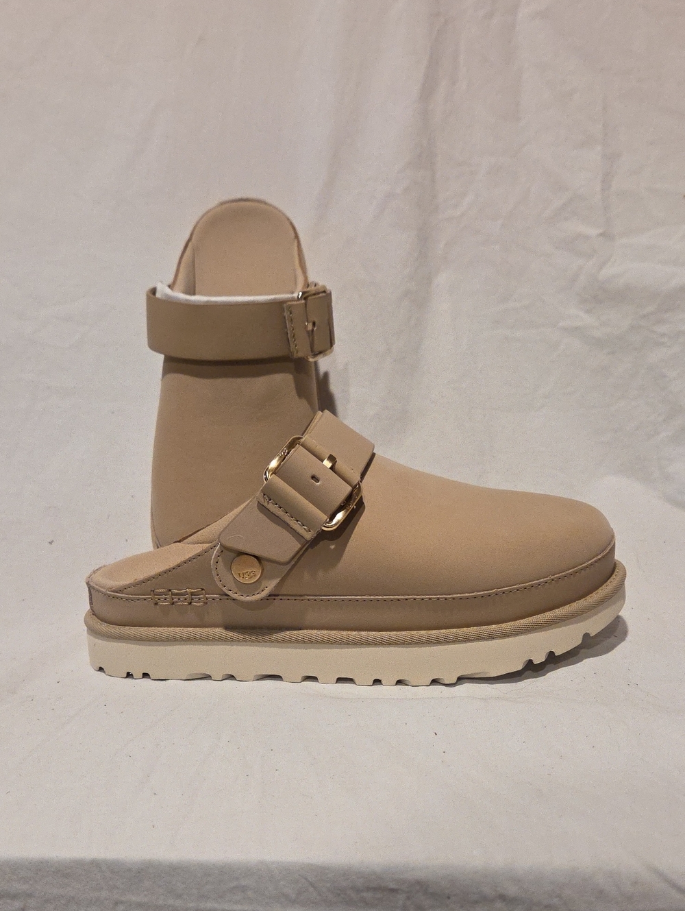 UGG Goldenstar Villa Clog, Sand Color, US Womens 8